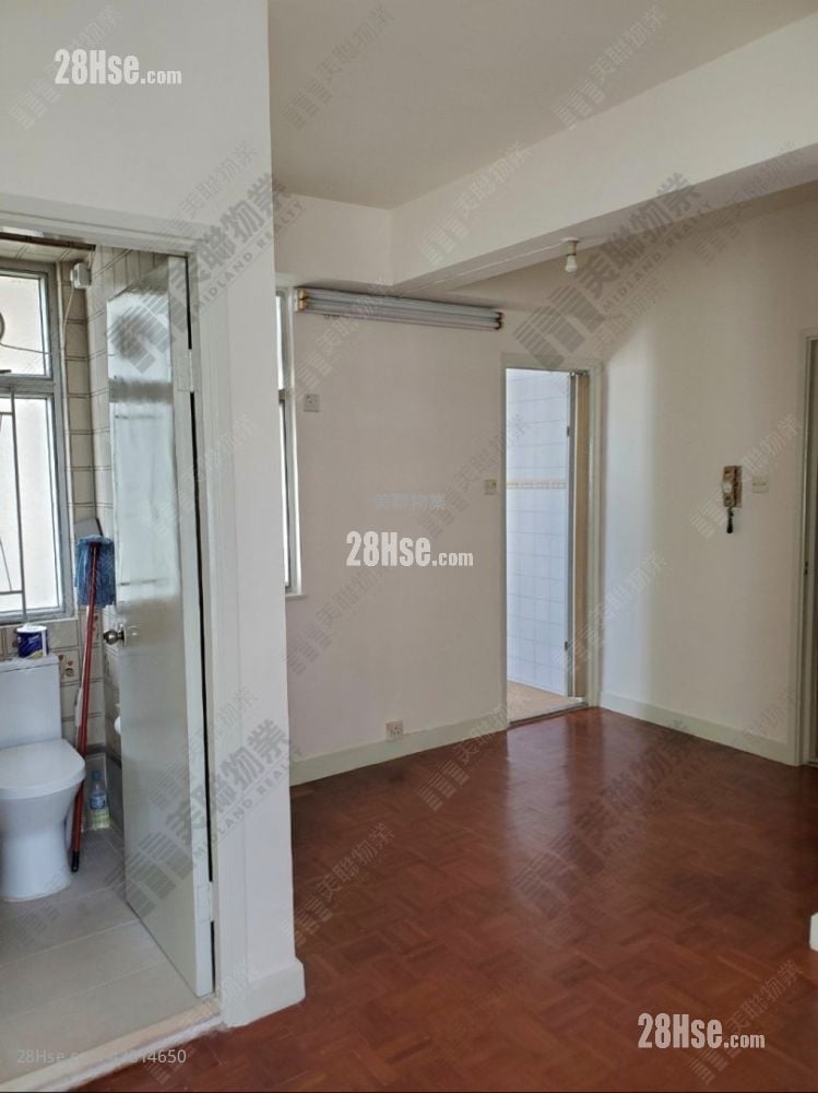 Kwai Fong Terrace Rental 2 Bedrooms , 1 Bathroom 415 ft²