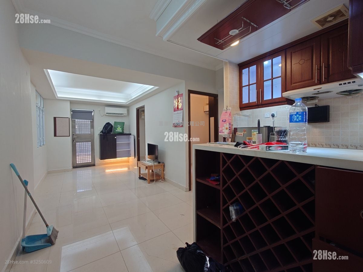 Apartment Rental 2 Bedrooms , 1 Bathroom 440 ft²