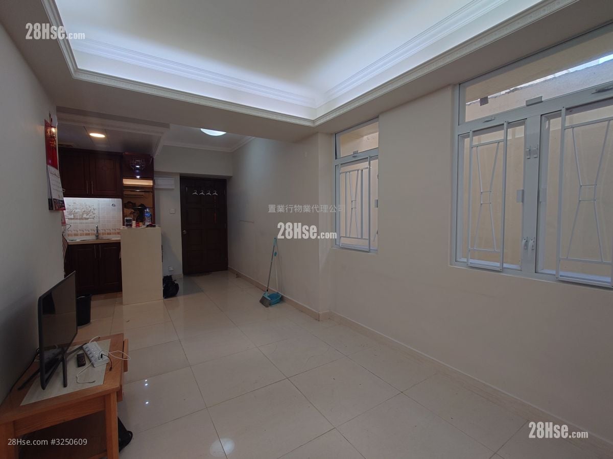 Apartment Rental 2 Bedrooms , 1 Bathroom 440 ft²