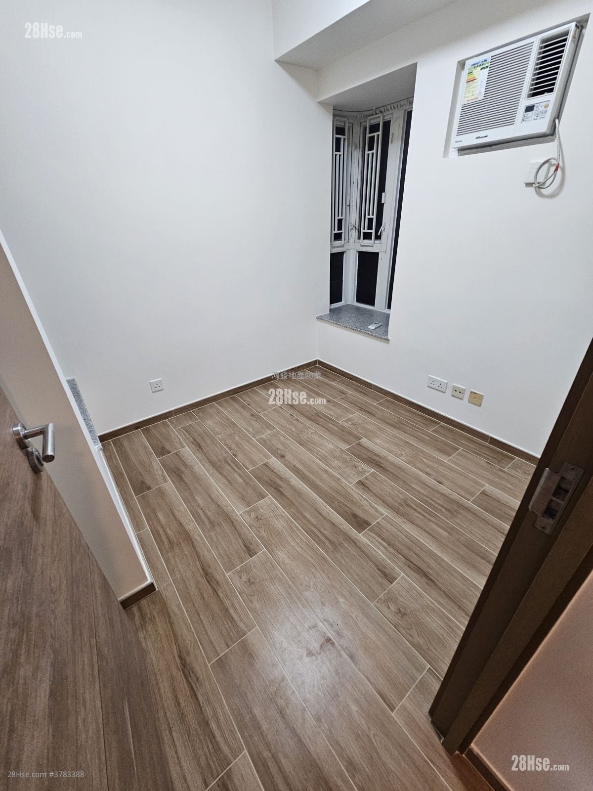 Metroregalia Rental 3 Bedrooms , 1 Bathroom 464 ft²