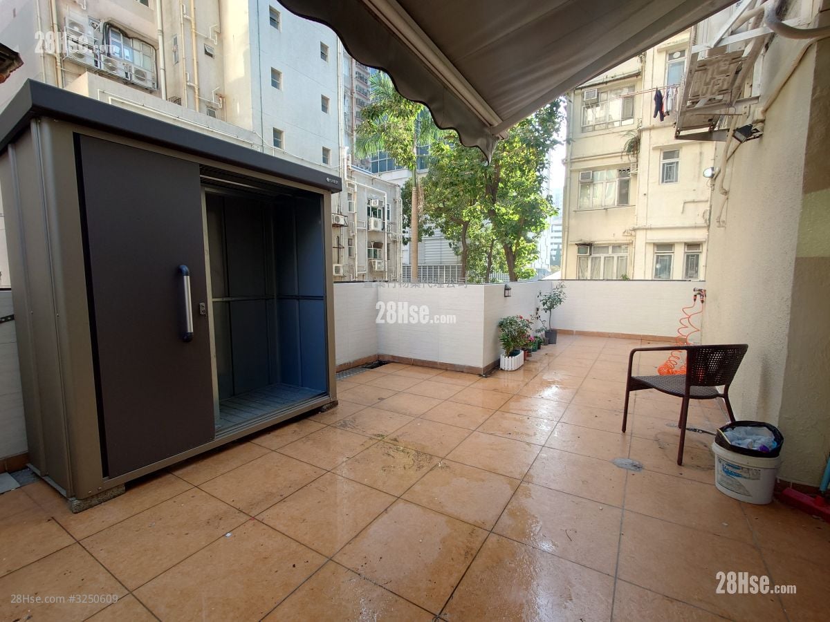 Apartment Rental 2 Bedrooms , 1 Bathroom 440 ft²