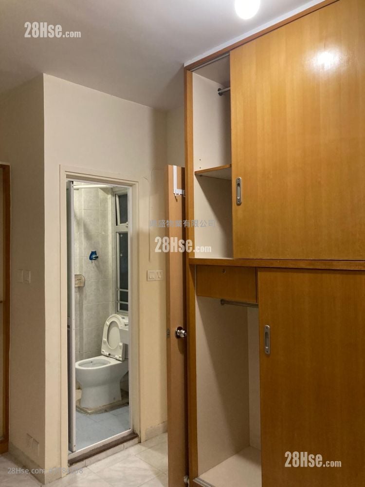 Tak Lee Building Rental 1 Bedroom , 1 Bathroom 240 ft²