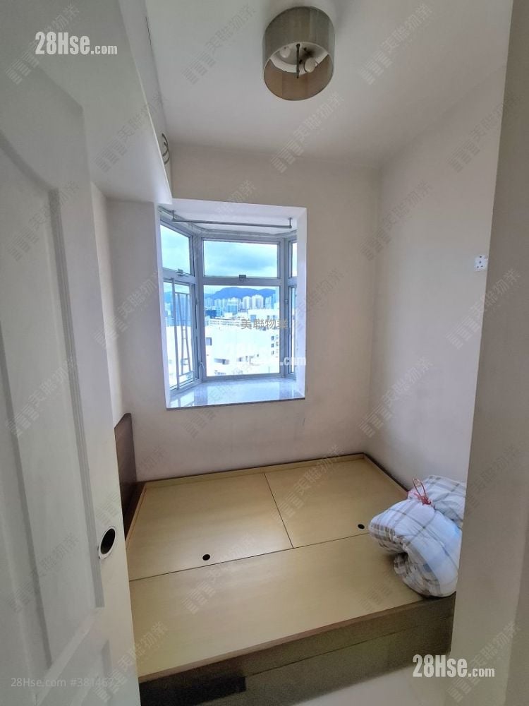 Kwai Fong Terrace Rental 2 Bedrooms , 1 Bathroom 397 ft²