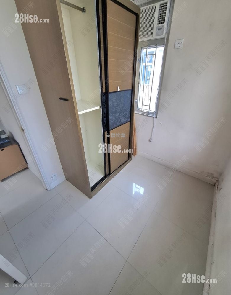 Kwai Fong Terrace Rental 2 Bedrooms , 1 Bathroom 397 ft²
