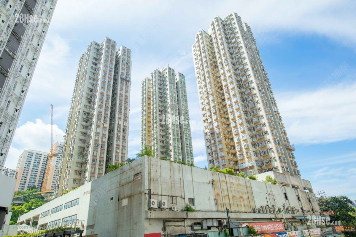 Kwai Fong Terrace Rental 2 Bedrooms , 1 Bathroom 397 ft²