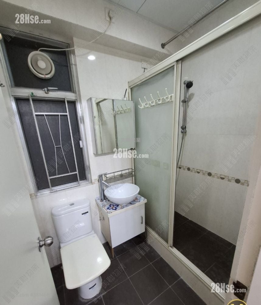 Kwai Fong Terrace Rental 2 Bedrooms , 1 Bathroom 415 ft²