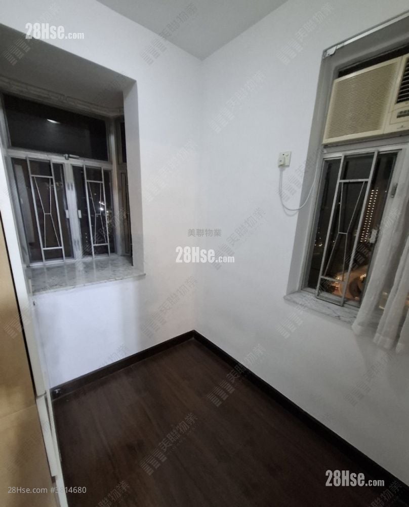 Kwai Fong Terrace Rental 2 Bedrooms , 1 Bathroom 415 ft²