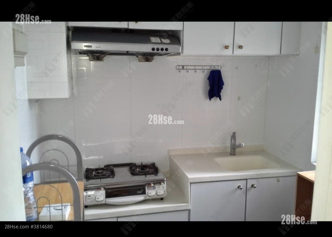 Kwai Fong Terrace Rental 2 Bedrooms , 1 Bathroom 415 ft²
