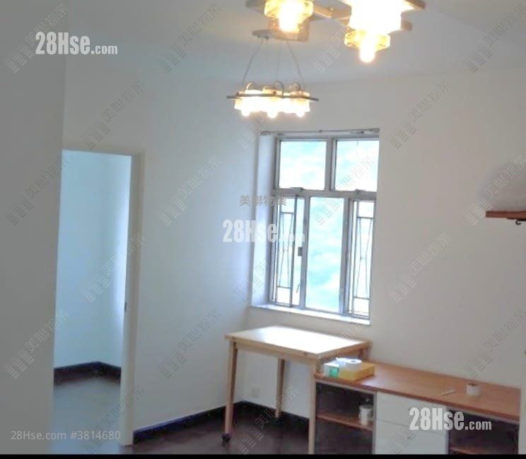 Kwai Fong Terrace Rental 2 Bedrooms , 1 Bathroom 415 ft²