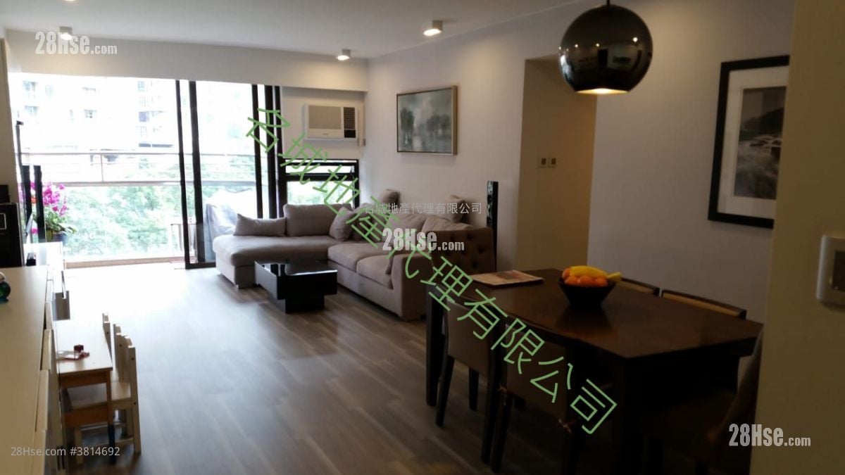 Parc Royale Sell 4 Bedrooms , 2 Bathrooms 1,241 ft²