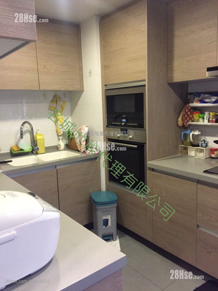 Parc Royale Sell 4 Bedrooms , 2 Bathrooms 1,241 ft²