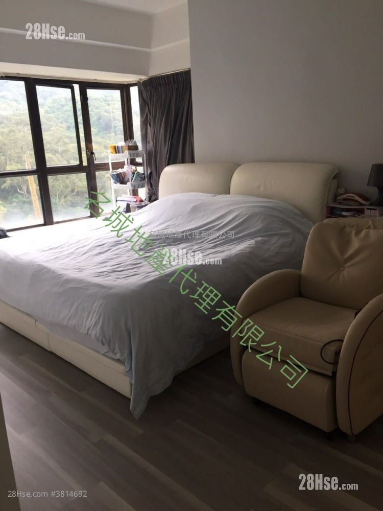 Parc Royale Sell 4 Bedrooms , 2 Bathrooms 1,241 ft²