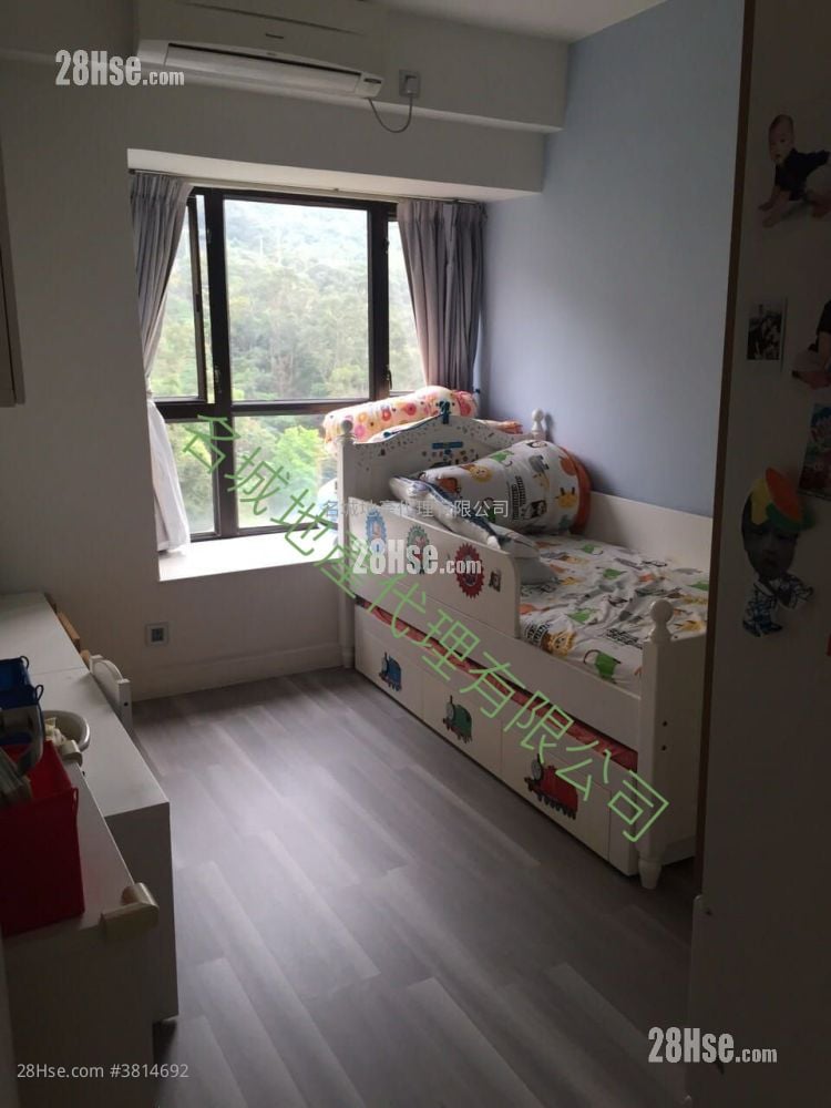 Parc Royale Sell 4 Bedrooms , 2 Bathrooms 1,241 ft²