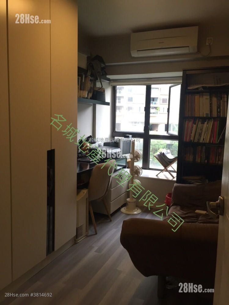 Parc Royale Sell 4 Bedrooms , 2 Bathrooms 1,241 ft²