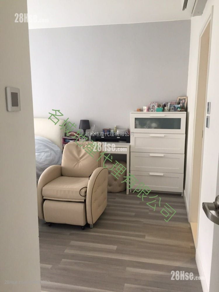 Parc Royale Sell 4 Bedrooms , 2 Bathrooms 1,241 ft²