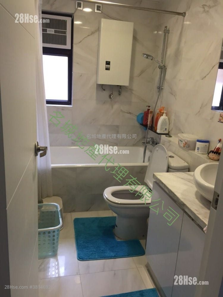 Parc Royale Sell 4 Bedrooms , 2 Bathrooms 1,241 ft²