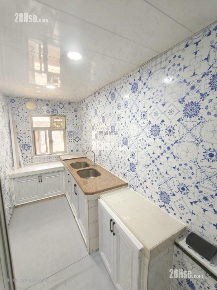 Nga Tsin Wai Road Rental 3 Bedrooms , 1 Bathroom 454 ft²