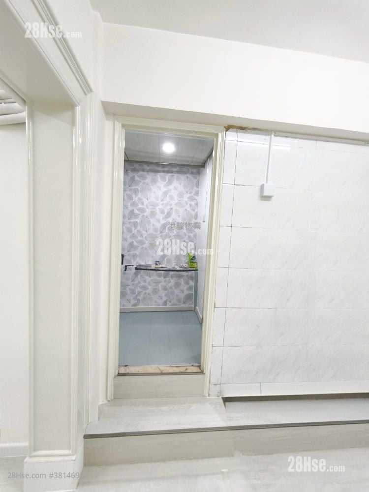 Nga Tsin Wai Road Rental 3 Bedrooms , 1 Bathroom 454 ft²