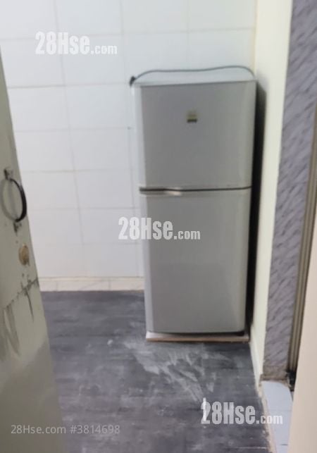 kitchen: 71 Prince Edward Road West Rental Studio , 1 Bathroom 100 ft²