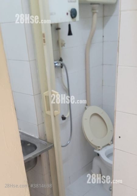 bathroom: 71 Prince Edward Road West Rental Studio , 1 Bathroom 100 ft²