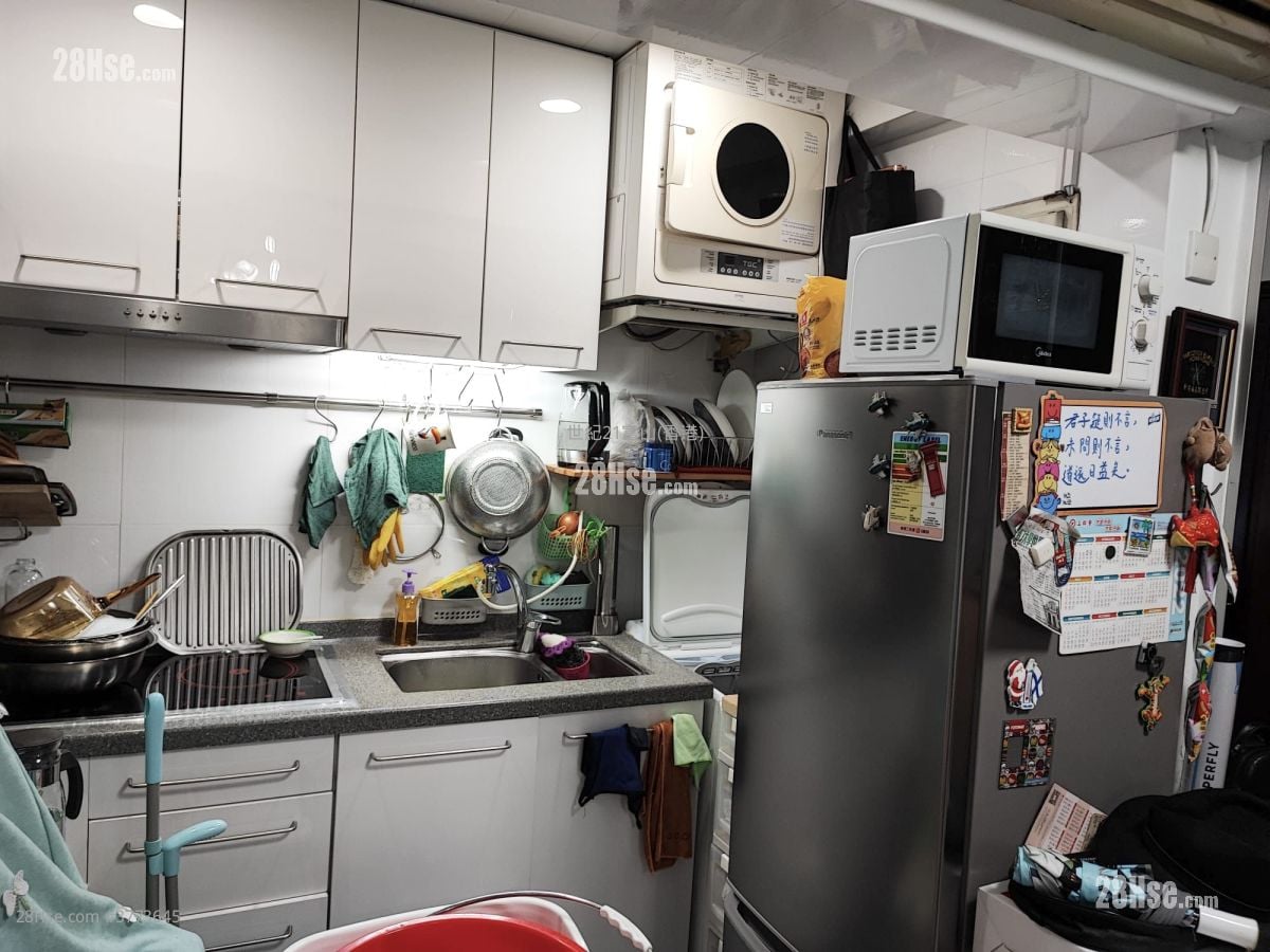 Tropicana Gardens Sell 2 Bedrooms , 1 Bathroom 408 ft²