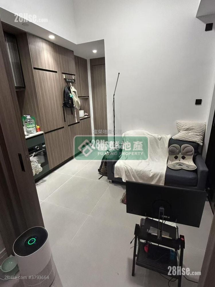 Larchwood Rental 1 Bedroom , 1 Bathroom 267 ft²