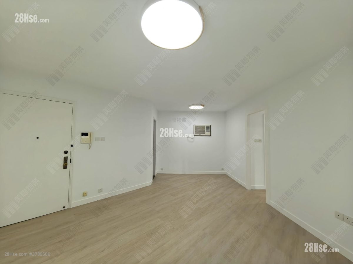 Royal Ascot Sell 3 Bedrooms 676 ft²