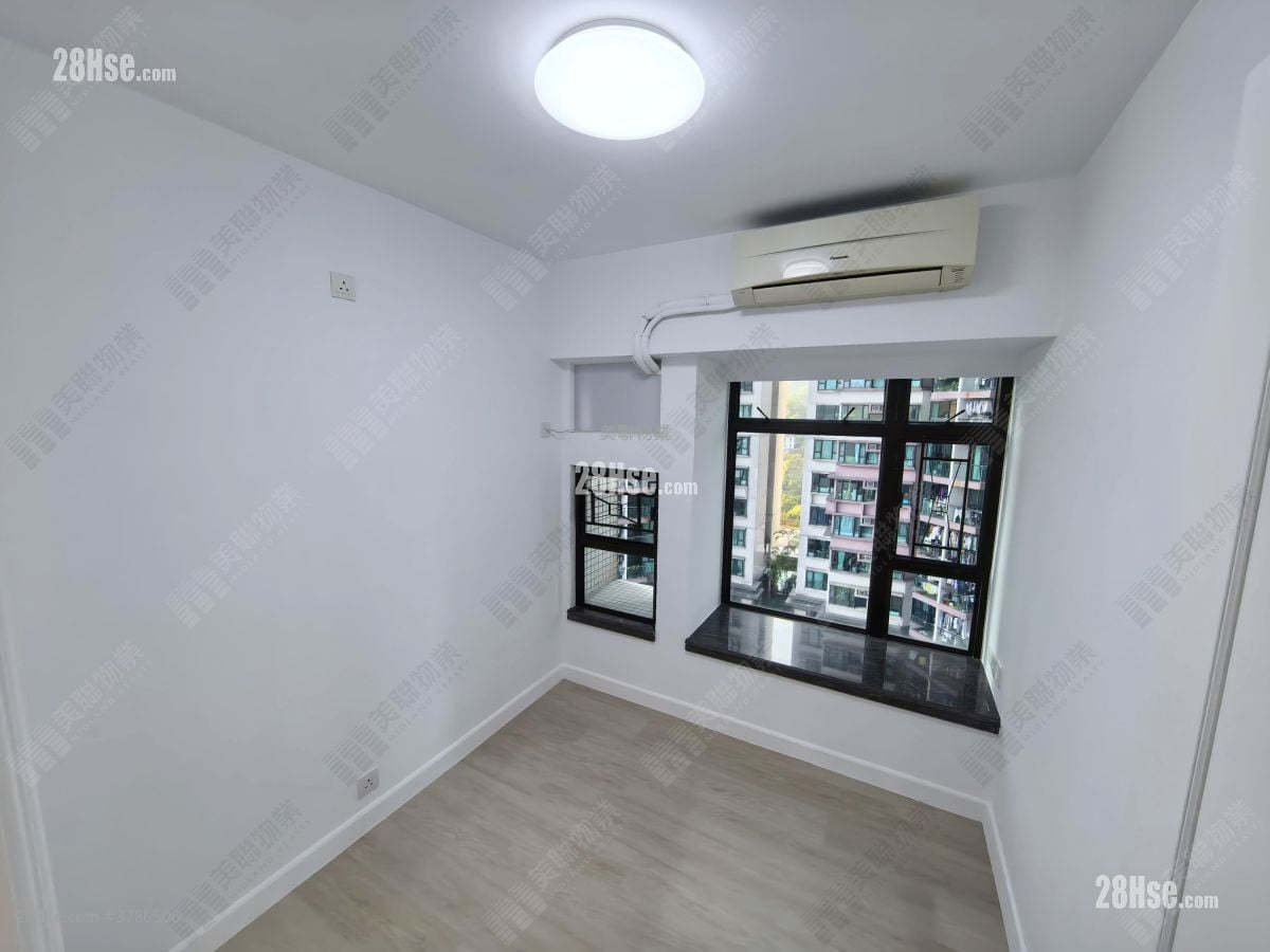 Royal Ascot Sell 3 Bedrooms 676 ft²