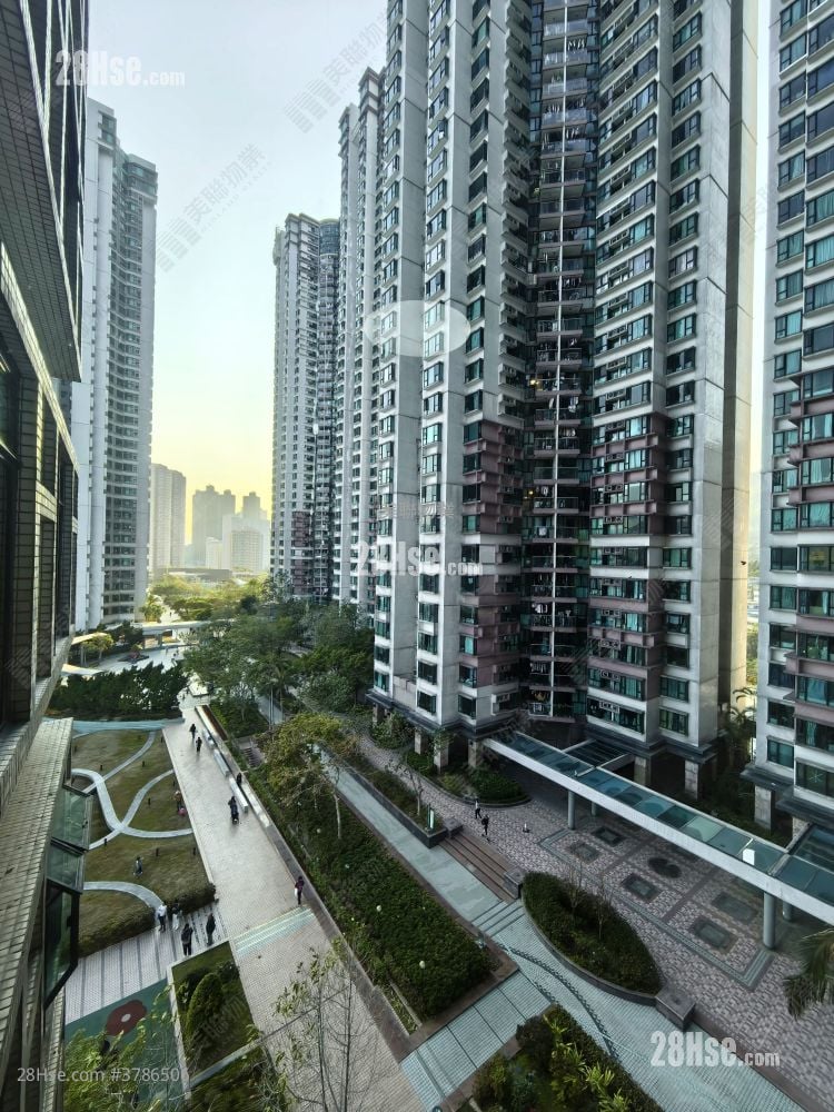 Royal Ascot Sell 3 Bedrooms 676 ft²