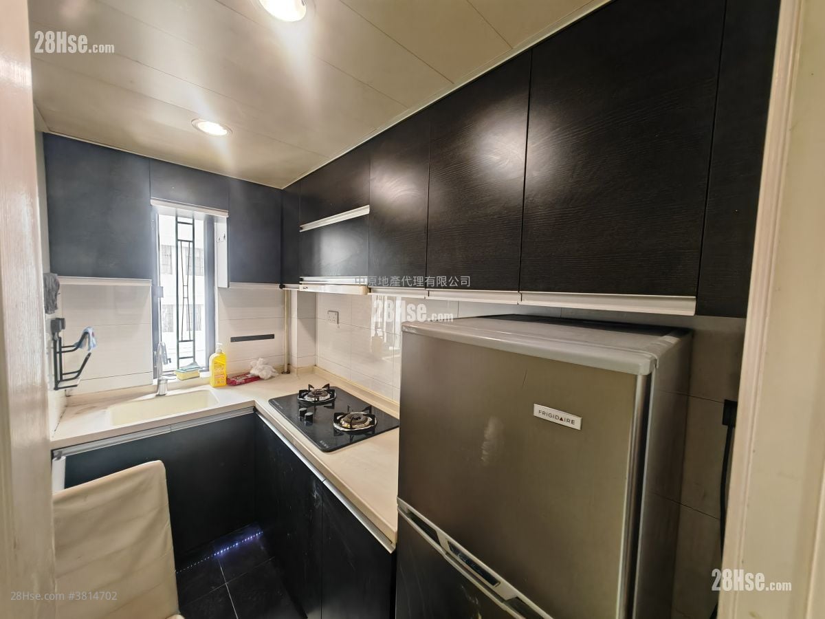 Luk Yeung Sun Chuen Rental 2 Bedrooms 445 ft²