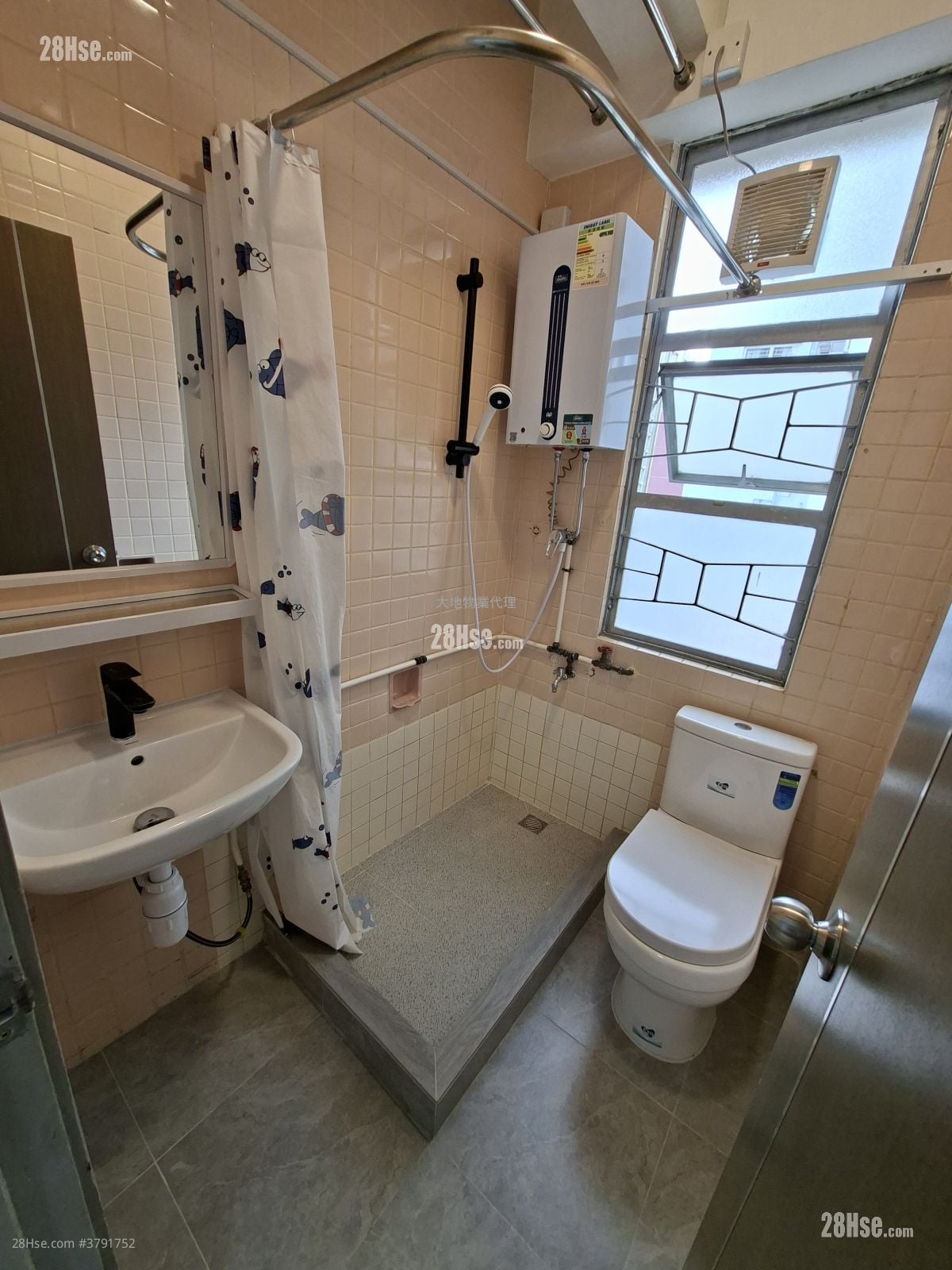 Fung Cheung Building Sell 2 Bedrooms , 1 Bathroom 333 ft²
