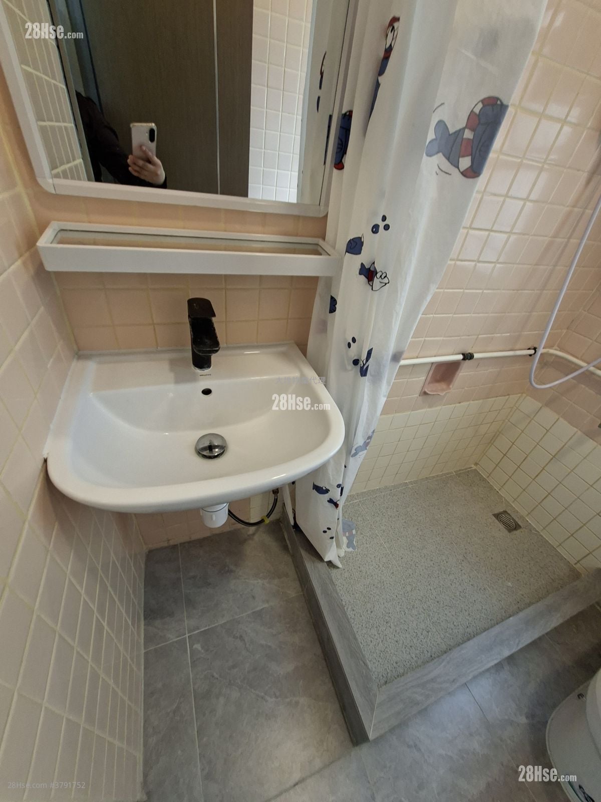 Fung Cheung Building Sell 2 Bedrooms , 1 Bathroom 333 ft²