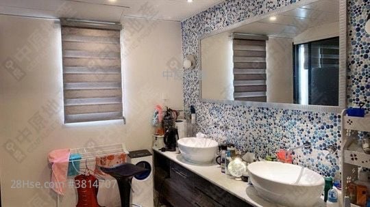 The Beverly Hills Sell 4 Bedrooms 1,606 ft²