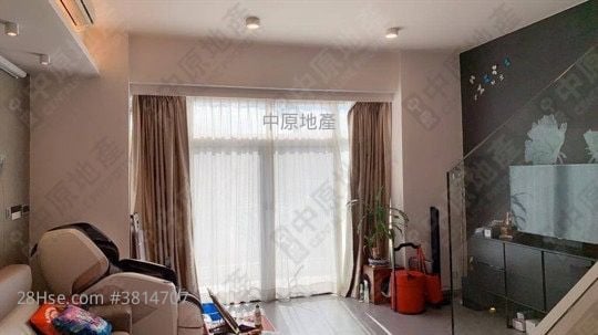 The Beverly Hills Sell 4 Bedrooms 1,606 ft²