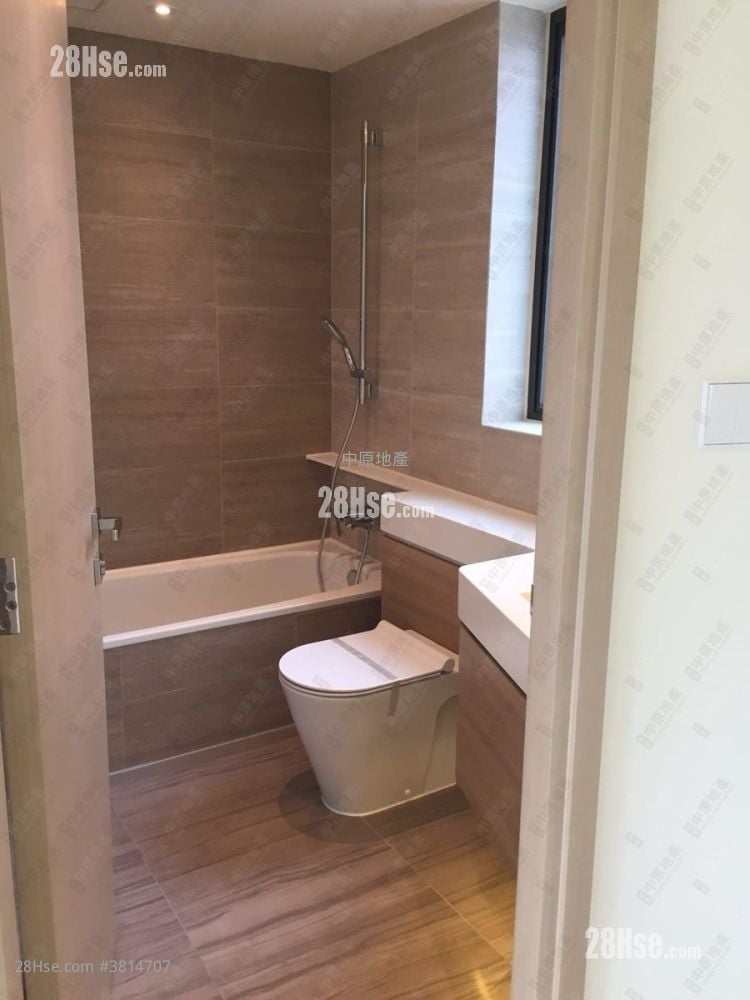 The Beverly Hills Sell 4 Bedrooms 1,606 ft²