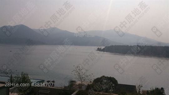 The Beverly Hills Sell 4 Bedrooms 1,606 ft²