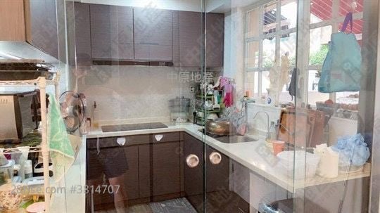 The Beverly Hills Sell 4 Bedrooms 1,606 ft²