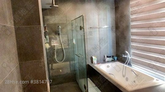 The Beverly Hills Sell 4 Bedrooms 1,606 ft²