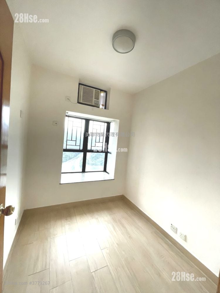 Nan Fung Plaza Rental 724 ft²