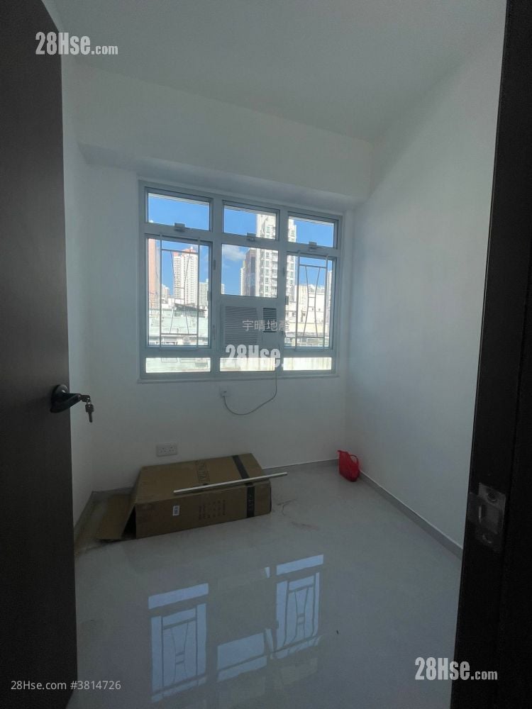 Lee Tat Building Sell 2 Bedrooms , 1 Bathroom 327 ft²