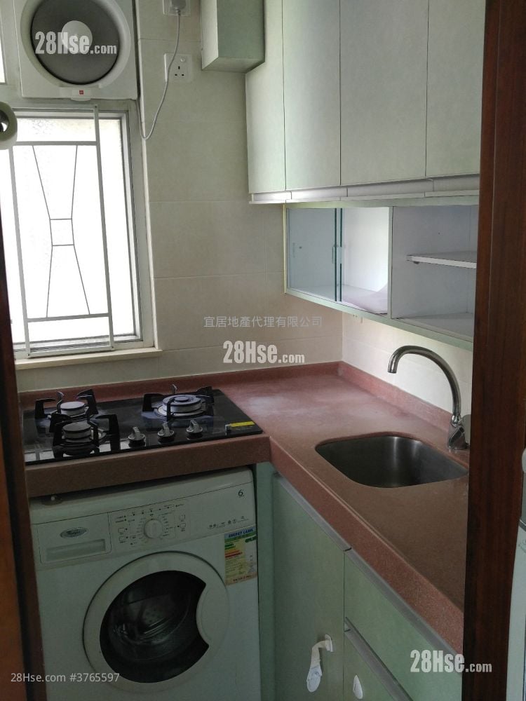 Hing Lung Building Sell 1 Bedroom , 1 Bathroom 273 ft²