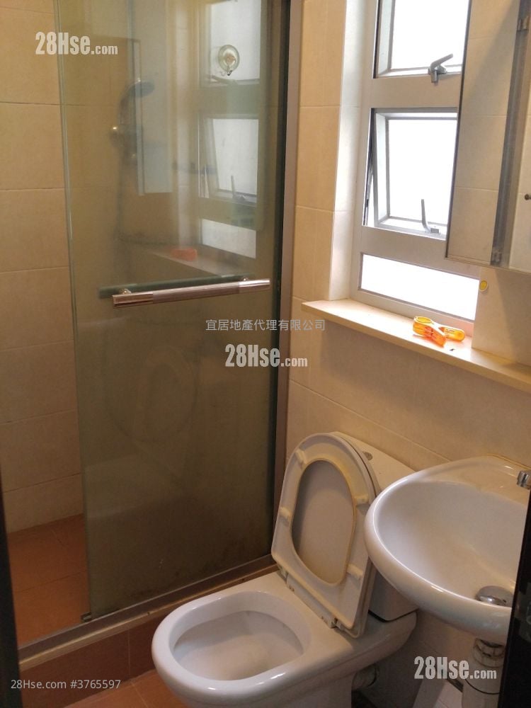 Hing Lung Building Sell 1 Bedroom , 1 Bathroom 273 ft²