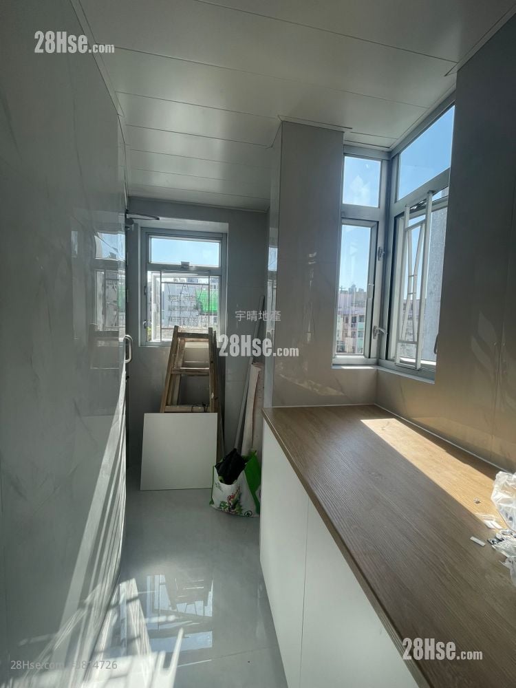 Lee Tat Building Sell 2 Bedrooms , 1 Bathroom 327 ft²