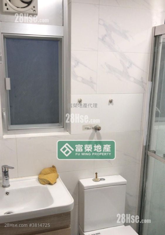 Cheung Shing Building Sell 3 Bedrooms , 1 Bathroom 583 ft²
