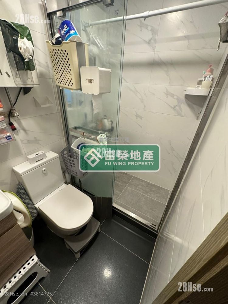 Cheung Shing Building Sell 3 Bedrooms , 1 Bathroom 583 ft²