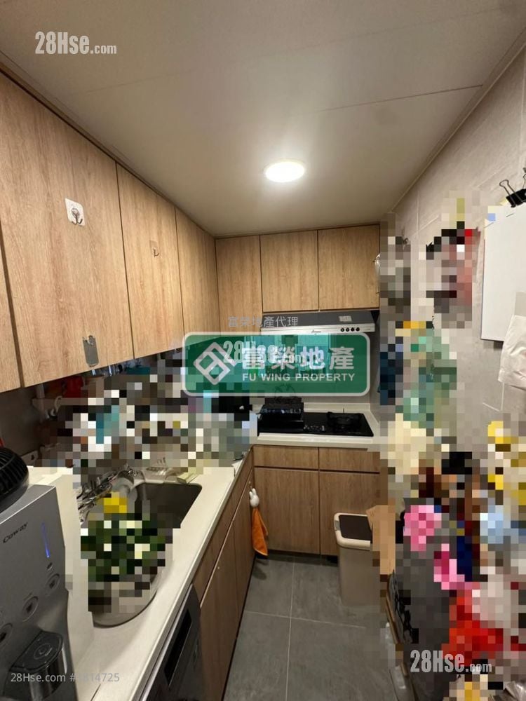 Cheung Shing Building Sell 3 Bedrooms , 1 Bathroom 583 ft²