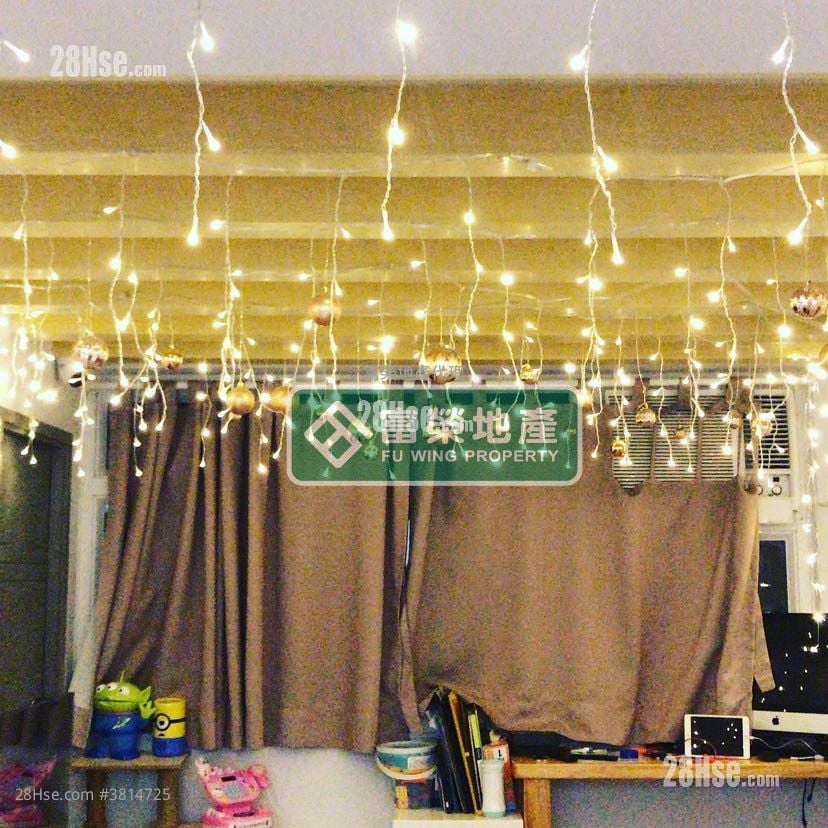 Cheung Shing Building Sell 3 Bedrooms , 1 Bathroom 583 ft²