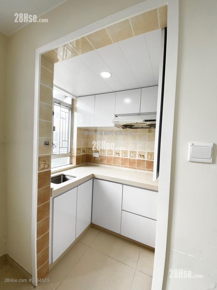 Hong Wah Court Rental 2 Bedrooms , 1 Bathroom 380 ft²