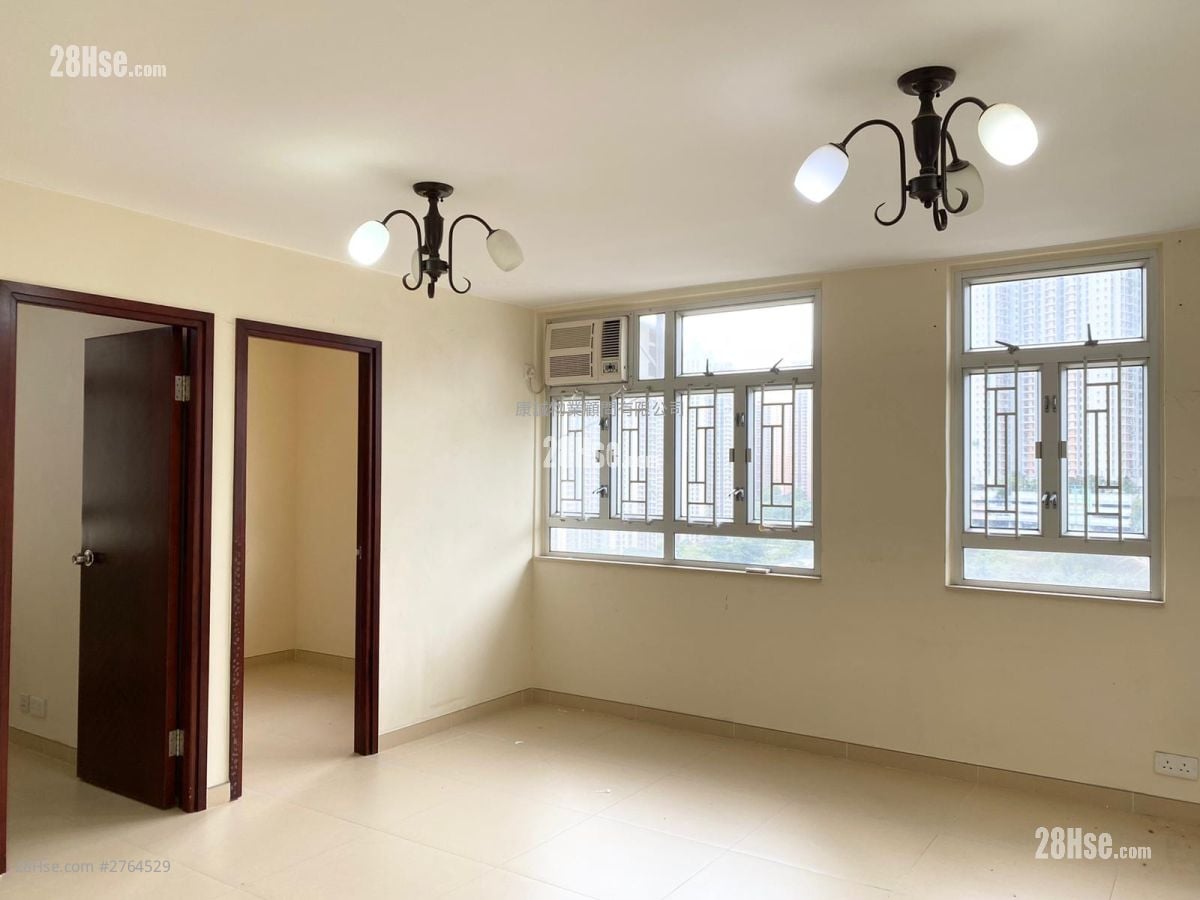 Hong Wah Court Rental 2 Bedrooms , 1 Bathroom 380 ft²