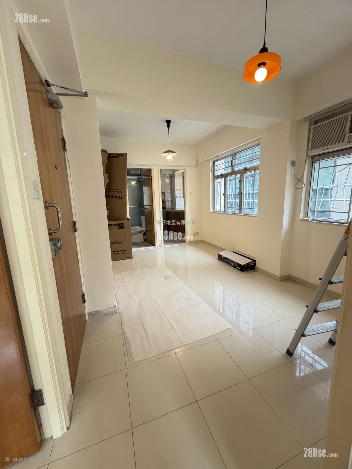 Kar Yau Building Rental 2 Bedrooms , 1 Bathroom 424 ft²